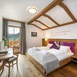 Alpine-lodge